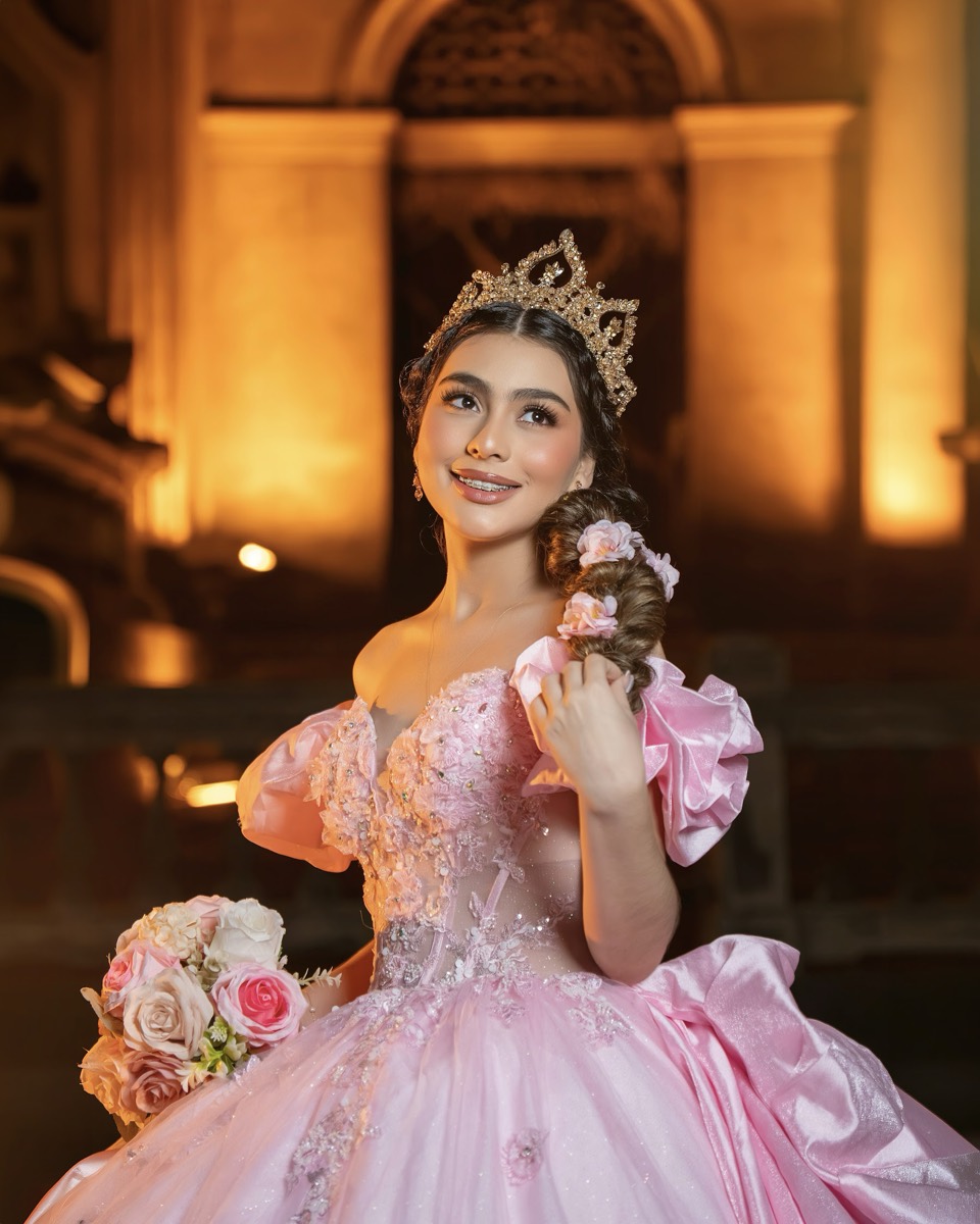 Retrato de quinceañera con corona